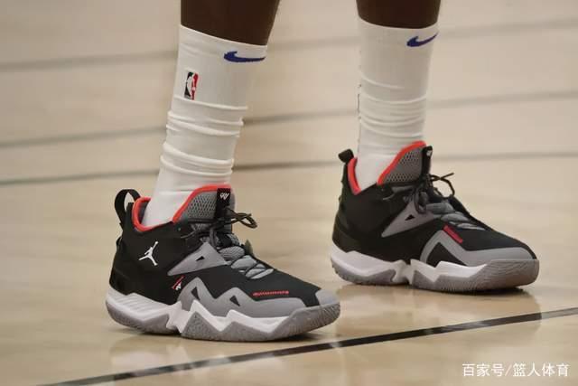 博维原本想留在罗马成为旗帜，但前CEO让他离队